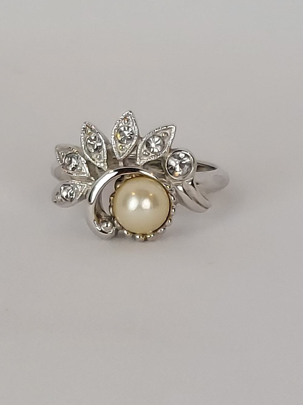 Avon Silver Tone Faux Pearl Glass Crystal Ring Vintage Signed Size 5.5
